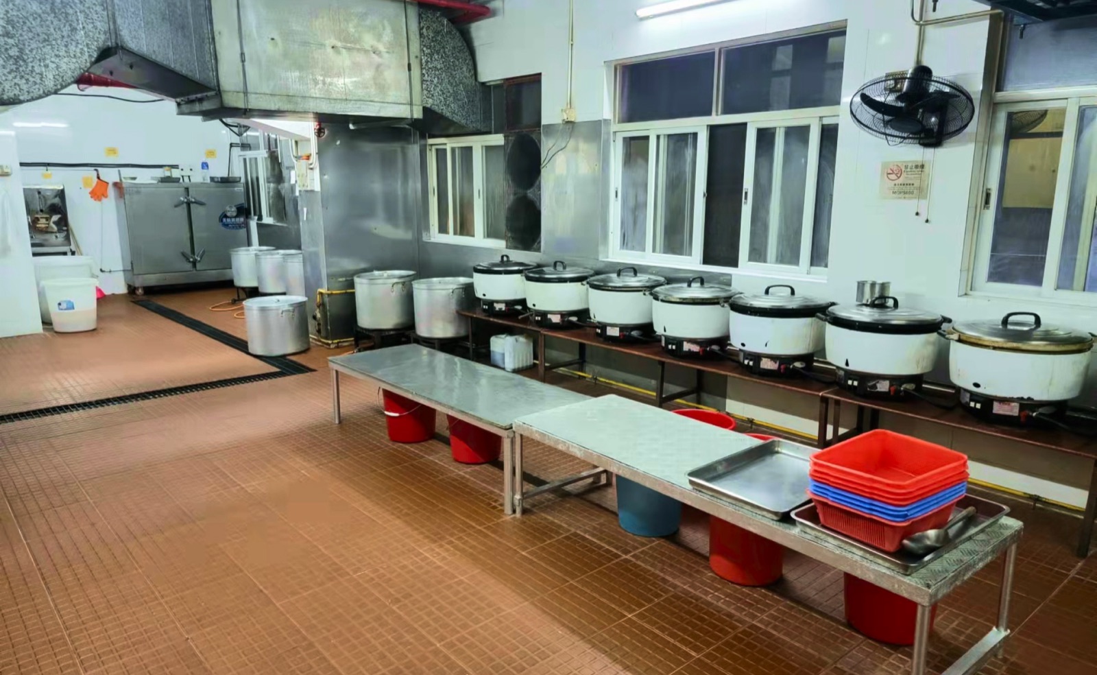 廠房廚房